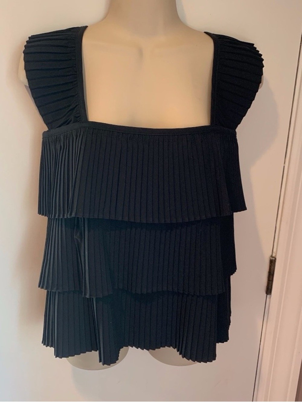 J. Crew Tiered Pleated Tank Top Blouse Preppy Boxy Size Medium